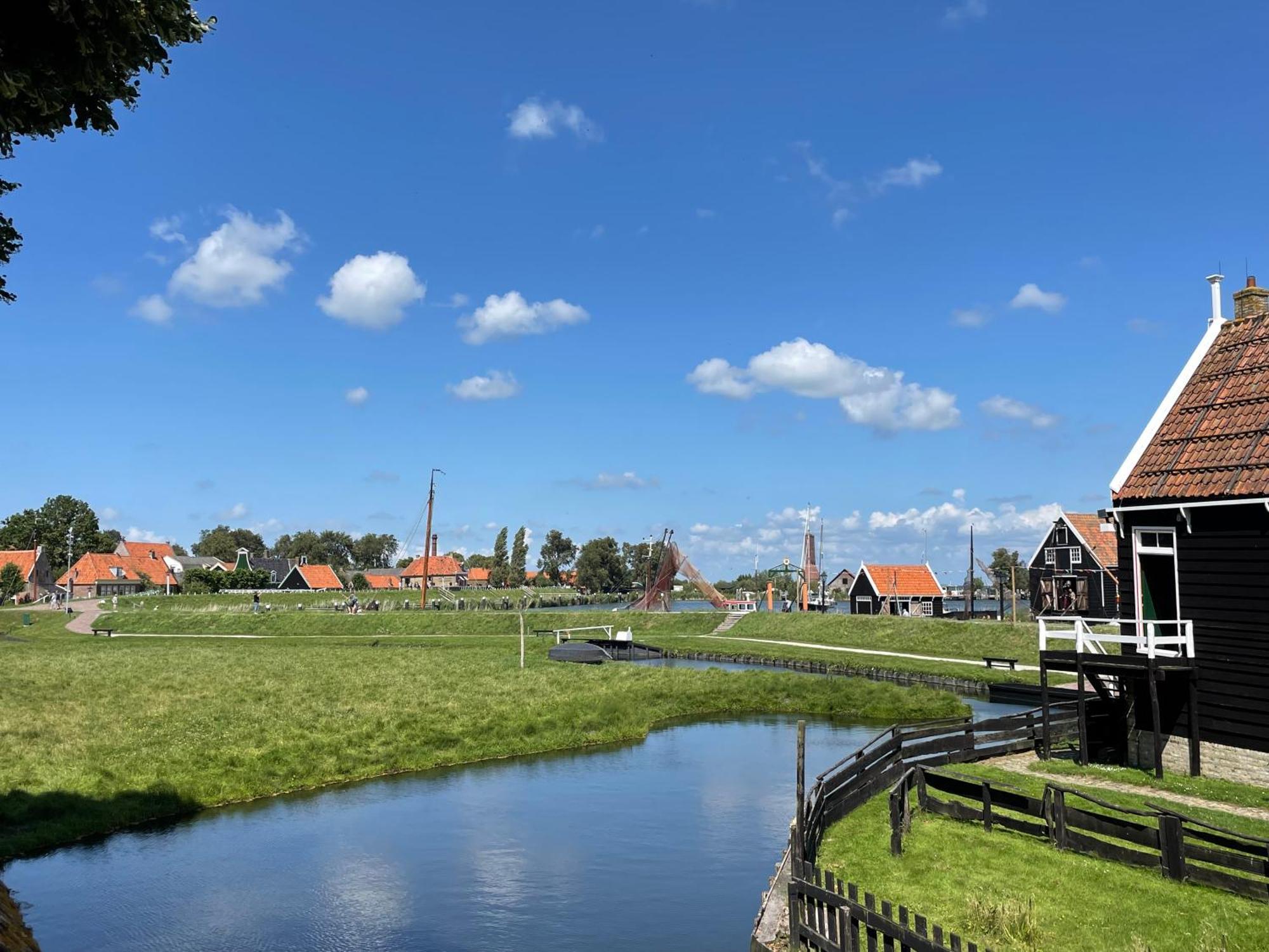 וירינגרוורף Hotelhuisjes Medemblik מראה חיצוני תמונה