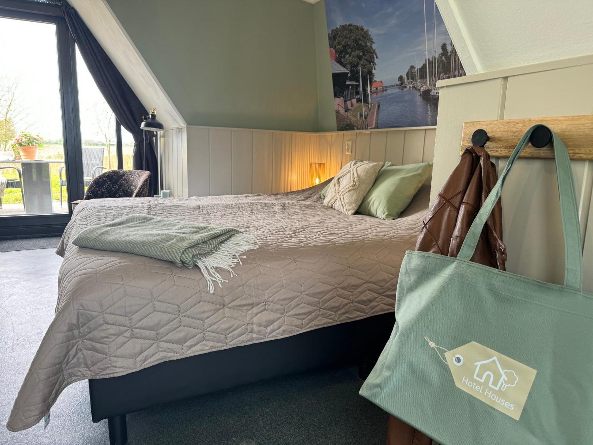וירינגרוורף Hotelhuisjes Medemblik מראה חיצוני תמונה