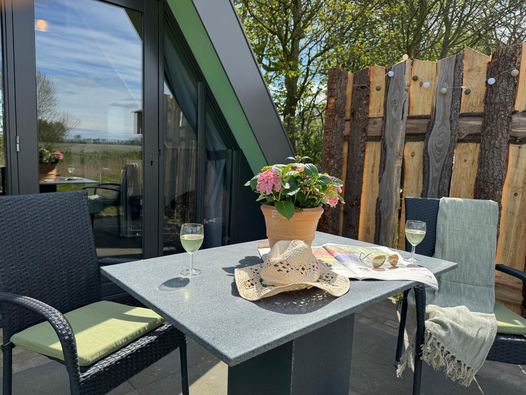 וירינגרוורף Hotelhuisjes Medemblik מראה חיצוני תמונה