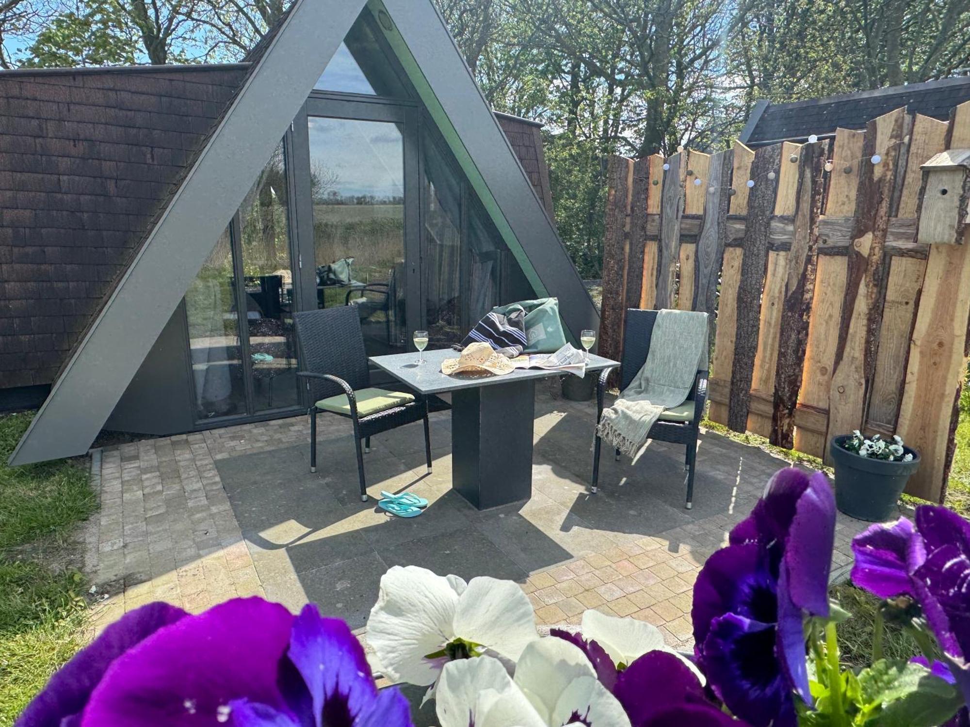 וירינגרוורף Hotelhuisjes Medemblik מראה חיצוני תמונה