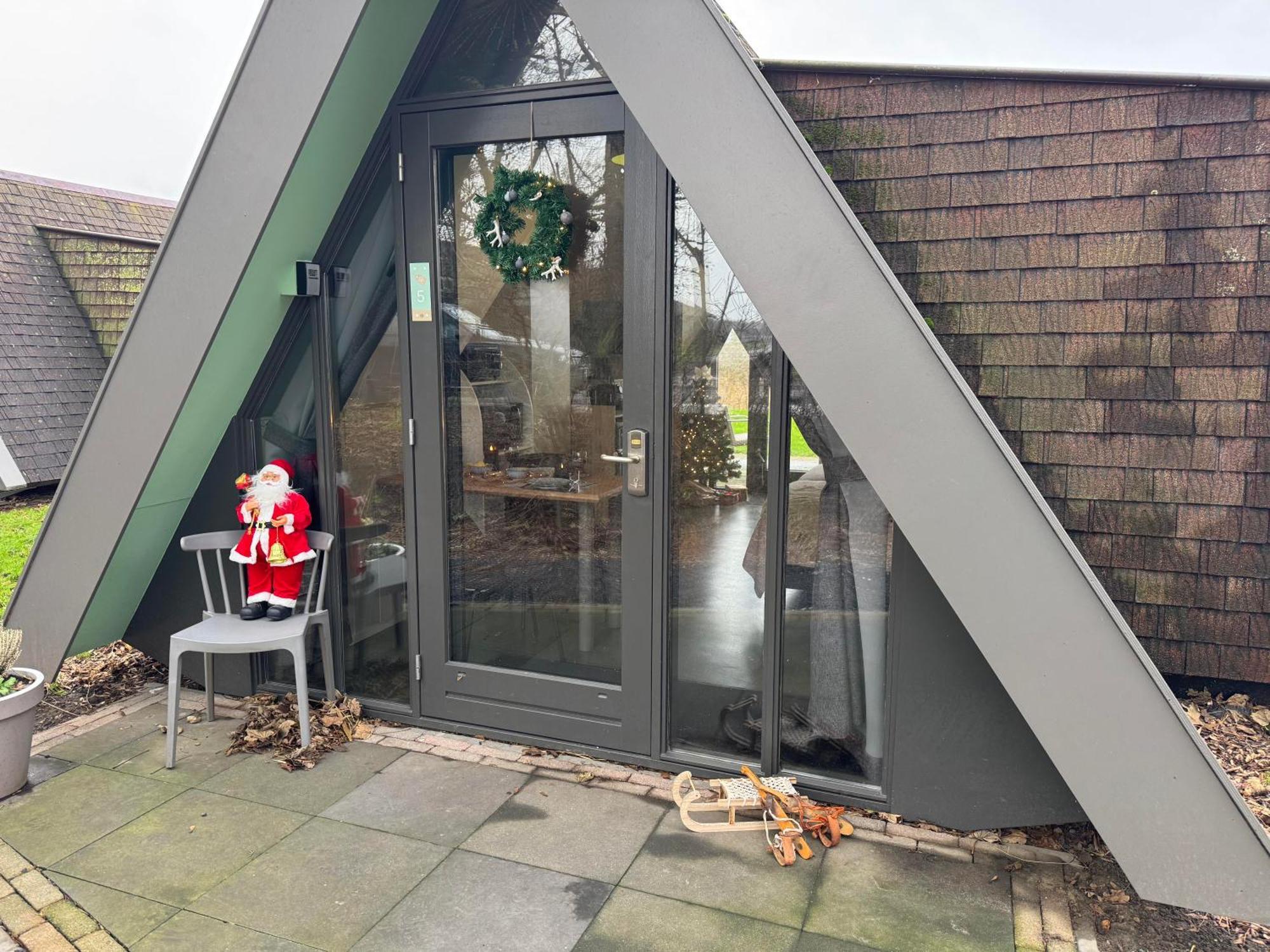 וירינגרוורף Hotelhuisjes Medemblik מראה חיצוני תמונה