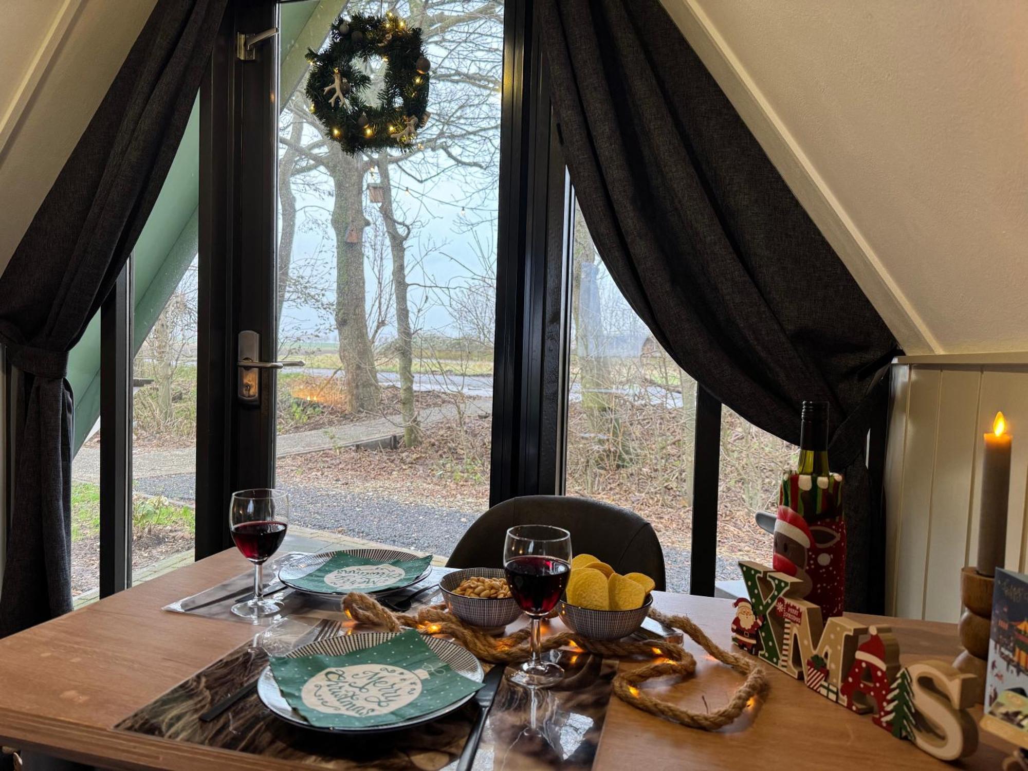 וירינגרוורף Hotelhuisjes Medemblik מראה חיצוני תמונה